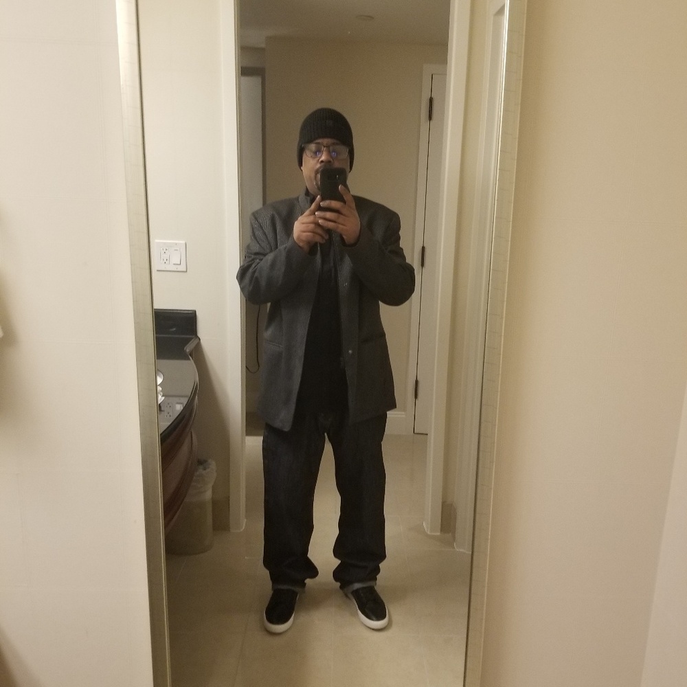 Meet your Posher, Raymond